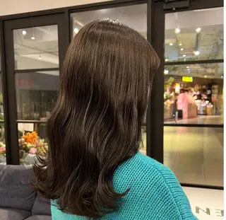 ロング カラー 林 美佑のヘアスタイル