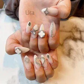 ネイル UrakoNail 《nail》のネイルデザイン