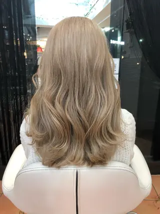 セミロング 韓国風カット osugiのヘアスタイル