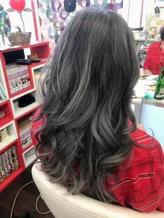 ロング カラー オーストヘアー ミコ所属・岩谷/ブリーチ 🫧透明感カラーのヘアスタイル