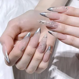 ネイル Queens ゲンのネイルデザイン