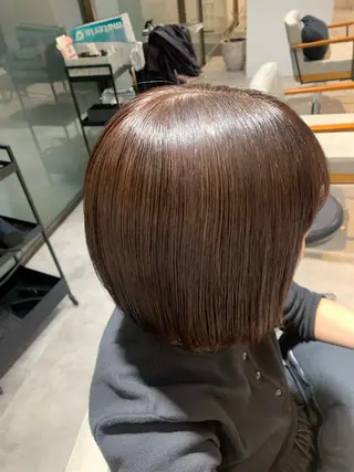 ミディアム カラー 小泉 真緒のヘアスタイル