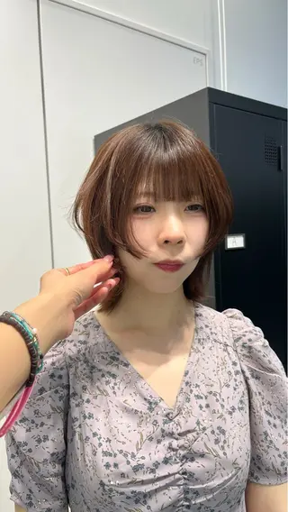 ミディアム 石塚 瑛里菜のヘアスタイル