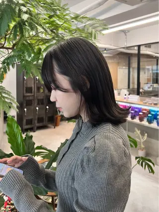 ミディアム INORI /フェイスレイヤーのヘアスタイル