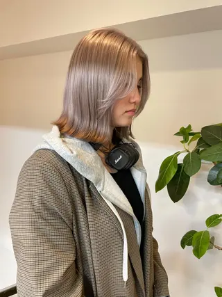 カラー ⭐ハイトーンブリーチ ミルクティーピンクのヘアスタイル