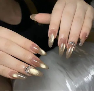 ネイル T. Leeのネイルデザイン