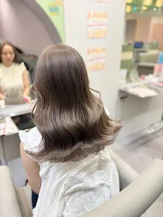 ロング カラー KUREA /縮毛矯正 ブリーチのヘアスタイル