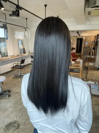 セミロング カラー ハイトーン/レイヤー /ケアブリーチ石川治のヘアスタイル