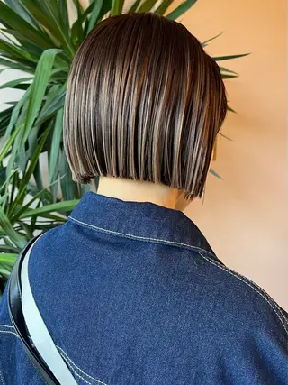 ショート カラー iru所属・レイヤーカット/ ハイトーン/mikiのヘアスタイル