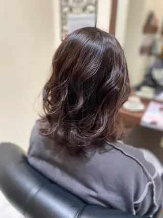 ミディアム カラー 横手 亜紀のヘアスタイル