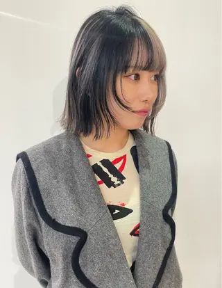ミディアム カラー MIU/ルーツカラー 顔まわりレイヤーのヘアスタイル