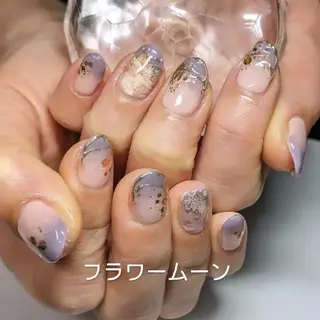 ネイル フラワー ムーンのネイルデザイン