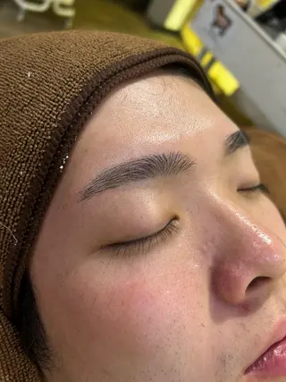 メンズ アイブロウ airi🌺カラー /特殊ヘア⛓️🖤のヘアスタイル