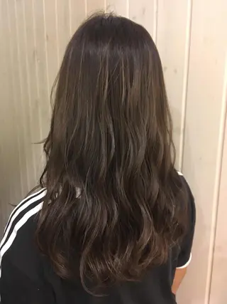 セミロング カラー garlandeyelash所属・新中 茉莉香の眉毛・アイブロウイメージ