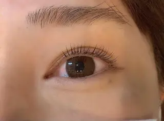 マツエク・マツパ ヤマダ サクラのヘアスタイル