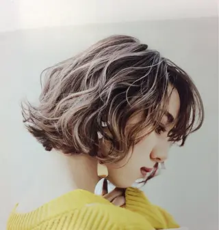 ショート カラー パーマ au美容室所属・au栄矢場町 水素髪質改善Tのヘアスタイル