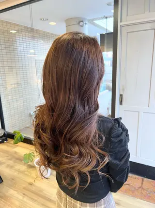 ロング カラー ツキダテ ユイのヘアスタイル