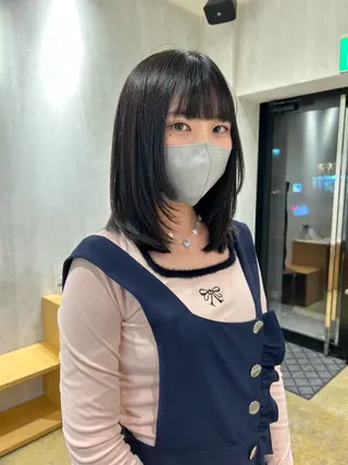 ミディアム レイヤーカット/ツヤ 縮毛矯正/アチワのヘアスタイル