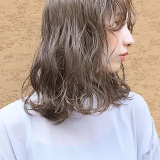 セミロング パーマ 💚ミヤマ アンナ☘️のヘアスタイル