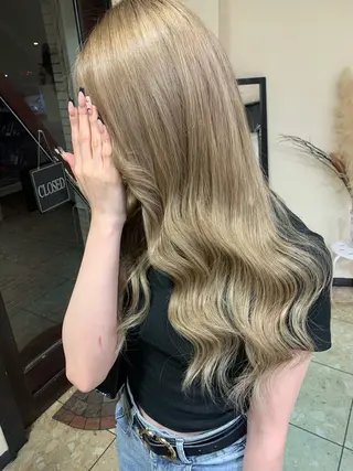 ロング ヘアーサロンaxia所属・上田 英樹のヘアスタイル