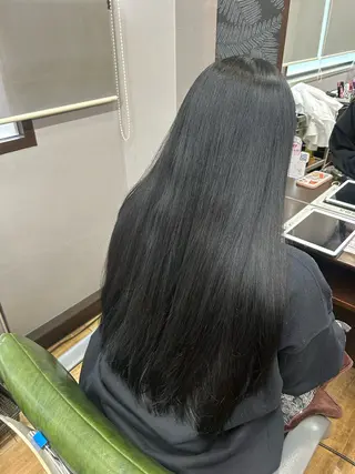 カラー 城山 歩のヘアスタイル