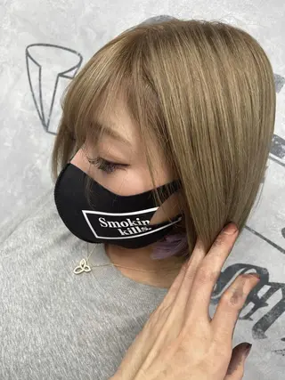 ショート カラー オフホワイトアンドなんば所属・福西 洋斗のヘアスタイル