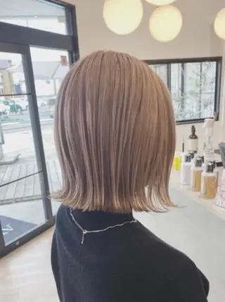 ミディアム 伊藤 愛美のヘアスタイル