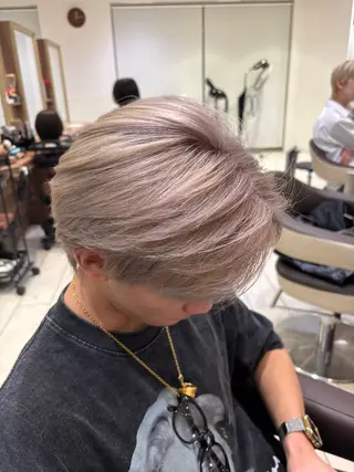 ショート カラー メンズ 根本 弥英のヘアスタイル