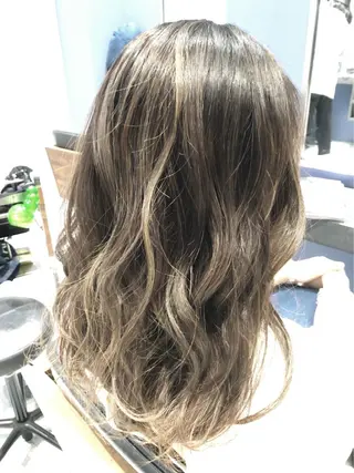 セミロング ブリーチ縮毛矯正/ デサキ ショウヘイのヘアスタイル