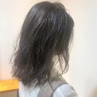 ミディアム salowin渋谷kitaya park前所属・RIKA韓国ヘア/く びれヘア/上品カラーのヘアスタイル