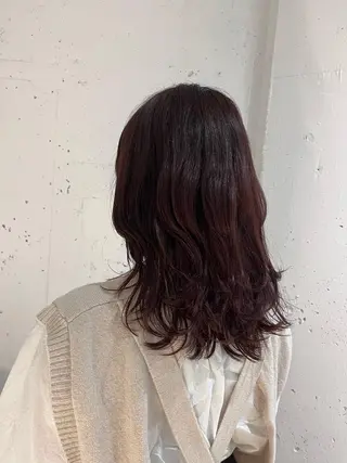 セミロング カラー カジュアルを女っぽく 𝗮𝘆𝗮𝗰𝗼のヘアスタイル