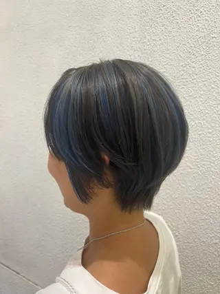 ショート カラー 下平 秀美のヘアスタイル