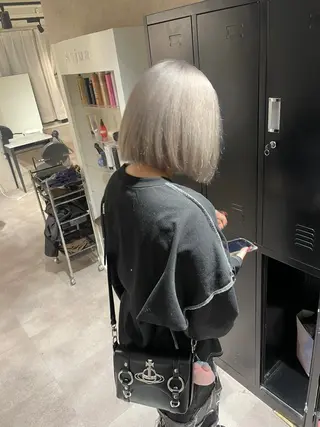 ミディアム 🇰🇷ハイトーン× 韓国レイヤー레이어드のヘアスタイル