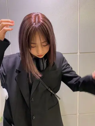 ミディアム ミルクティーベージュ の魔術師　manaeのヘアスタイル