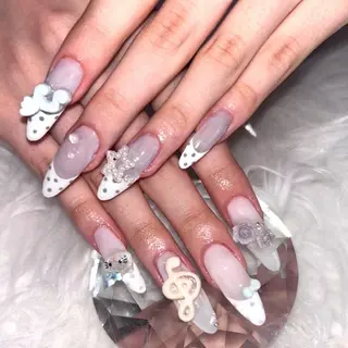 ミディアム reve 武蔵境店のネイルデザイン