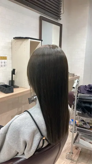 ロング カラー 佐藤 凛のヘアスタイル