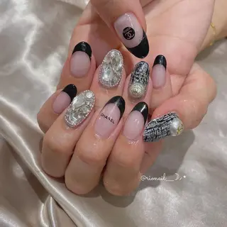 ネイル 𝘙𝘪𝘰𝘯𝘢 ...🕯🤍のネイルデザイン