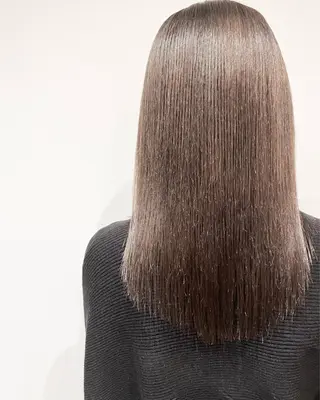 セミロング MYRTLE TSUNODAのヘアスタイル