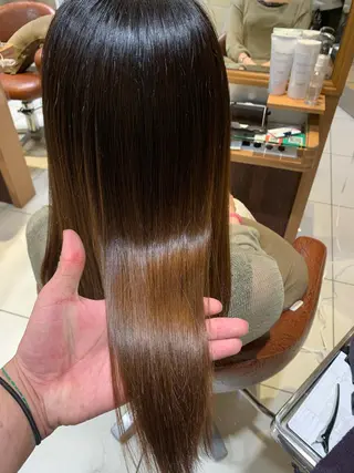 セミロング 新宿メンズパーマ メンズバレイヤージュのヘアスタイル