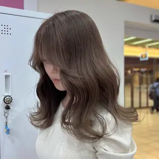 セミロング 服部 沙弥佳のヘアスタイル