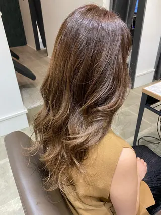 セミロング カラー 井上 舞のヘアスタイル