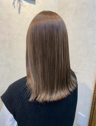 ミディアム カラー tomorrow所属・齊藤 萌香のヘアスタイル