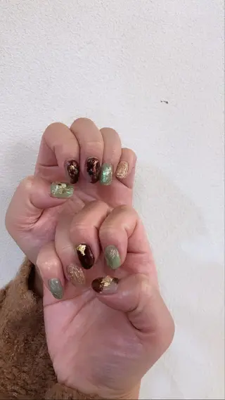 ミディアム nailsalon　hue所属・小山 羽奈のネイルデザイン