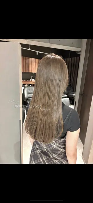 ロング カラー 透明感カラー・レイヤ ー🎀amika🎀のヘアスタイル