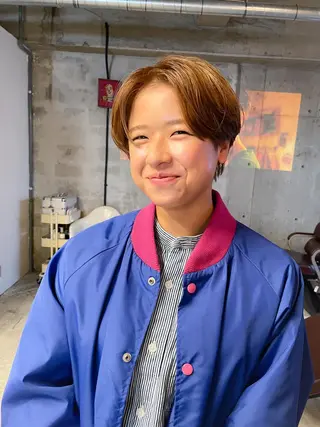 ショート カラー パーマ/レイヤー 岩山丈一郎のヘアスタイル