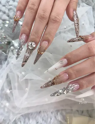 ネイル TIDY M&Mのネイルデザイン