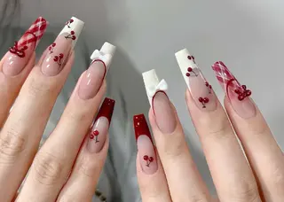 ネイル 小島 阿佑美のネイルデザイン