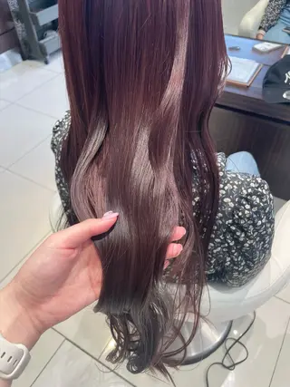 ロング EARTH所属・NATSUMI 透明感カラーのヘアスタイル