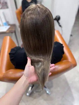 ミディアム 透明感モテカラー🎀 ／𝐦𝐨𝐞のヘアスタイル