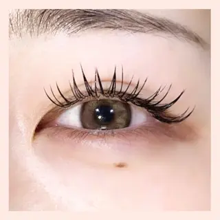 マツエク・マツパ 浅野 優衣のネイルデザイン